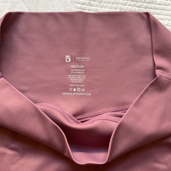 BUFFBUNNY Short size M barely used. Great Condition - Picture 3 of 3